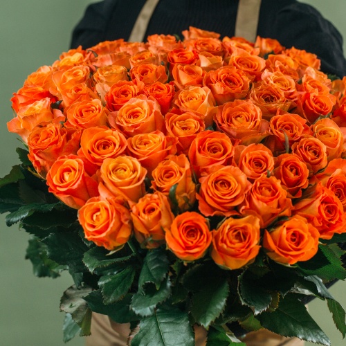 75 оранжевых роз (Россия)