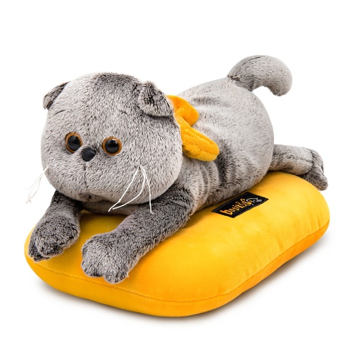 Кот Басик на подушке (лежачий).