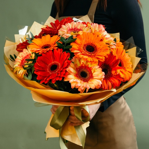 Букет из разноцветных гербер