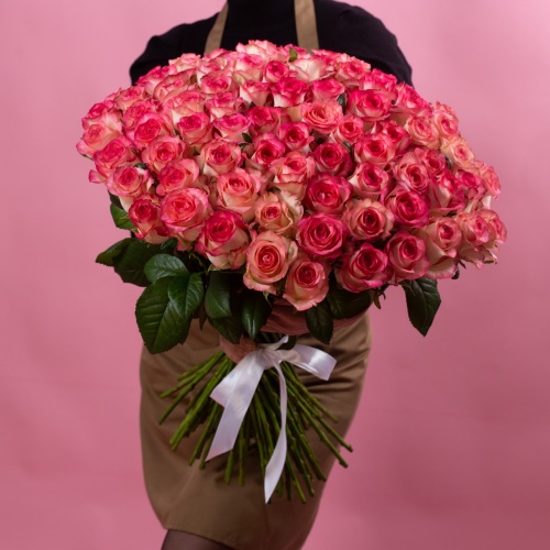 75 двухцветных роз (Россия)