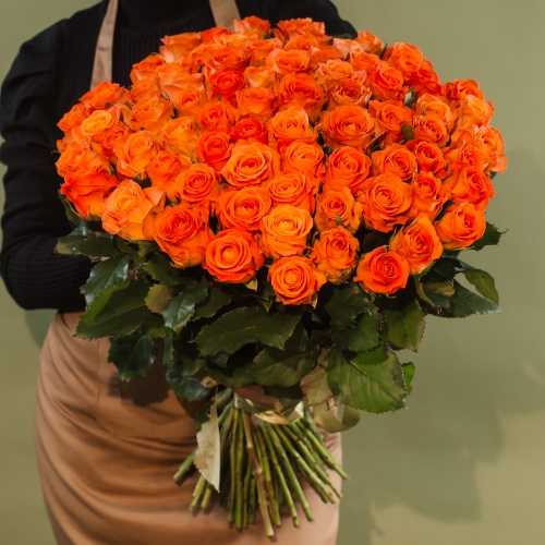 75 оранжевых роз (Россия)