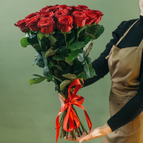 25 красных роз (Россия)