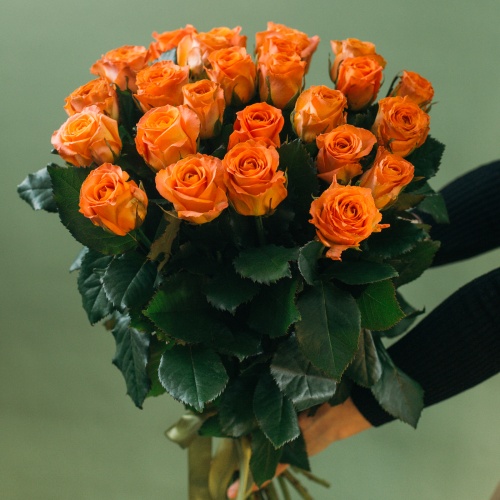 25 оранжевых роз (Россия)